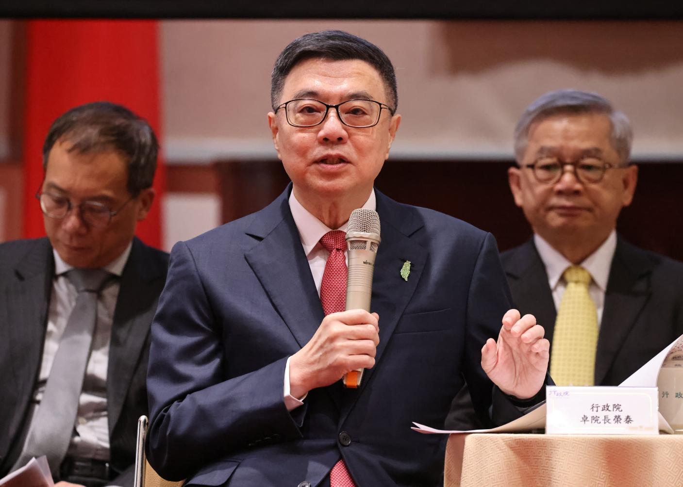 行政院長卓榮泰21日表示，行政院針對《財政收支劃分法》修正案與「114年中央政府總預算」已依法聲請釋憲。資料照片／林啟弘攝