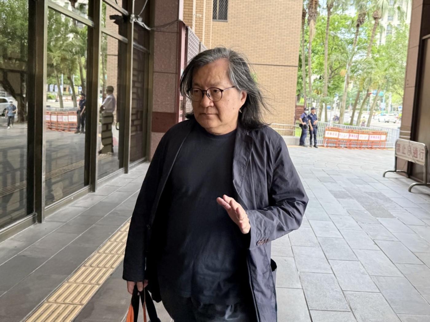 台北地方法院審理京華城案，22日以證人身分傳喚前台北市都發局長林洲民（圖），由檢察官及律師進行交互詰問。 中央社