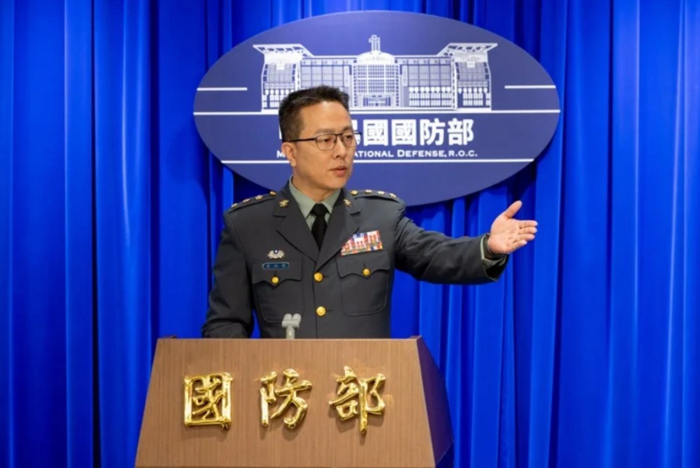 國防部發言人喬福駿對於駐台美軍傳出車禍及駐台人數增加到1千人，都沒有正面答覆。國防部提供