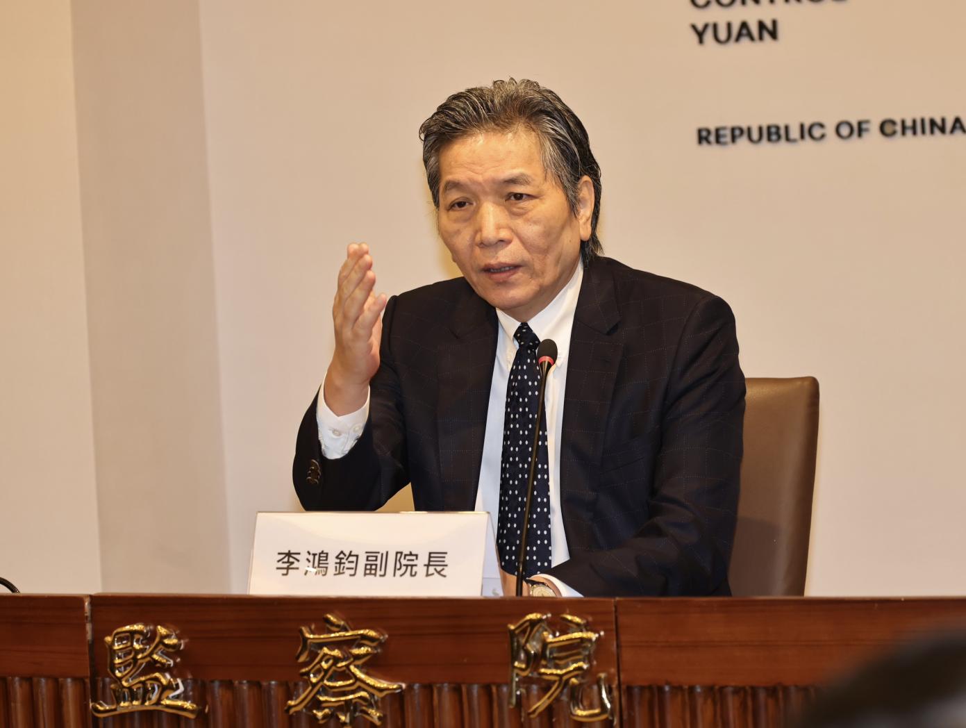 因遭爆濫用公務車，監察院副院長李鴻鈞向國人致歉。  林啟弘攝