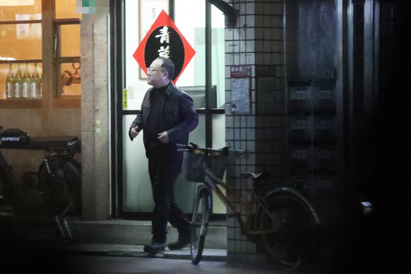 新黨北市議員侯漢廷今指控，史哲任文化部長時曾搭公務車前往推拿診所。翻攝侯漢廷臉書