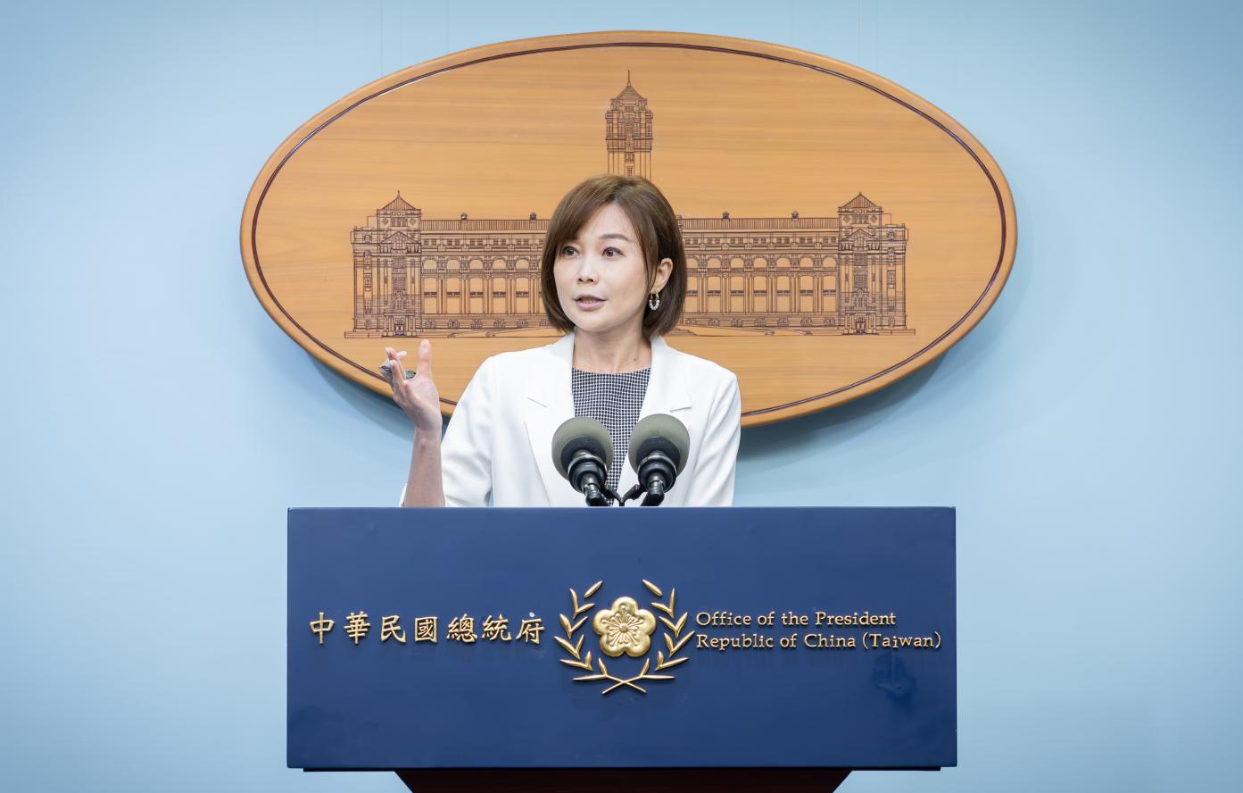 統府發言人郭雅慧還原總統府秘書長潘孟安與國民黨秘書長黃健庭、民眾黨秘書長周榆修的溝通過程，感謝國民黨表達善意。總統府提供