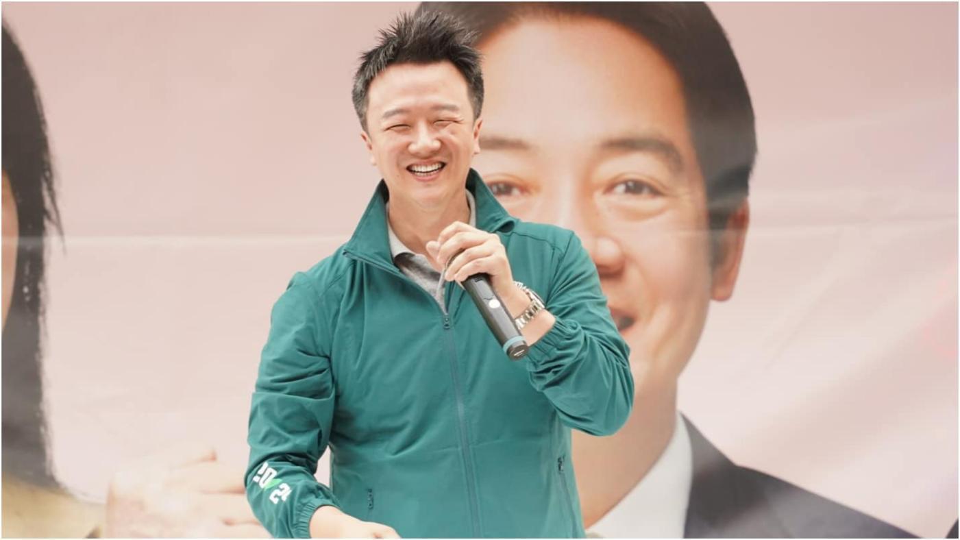 李正皓19日遭黑衣男攔車噴辣椒水，已報案。翻攝李正皓臉書