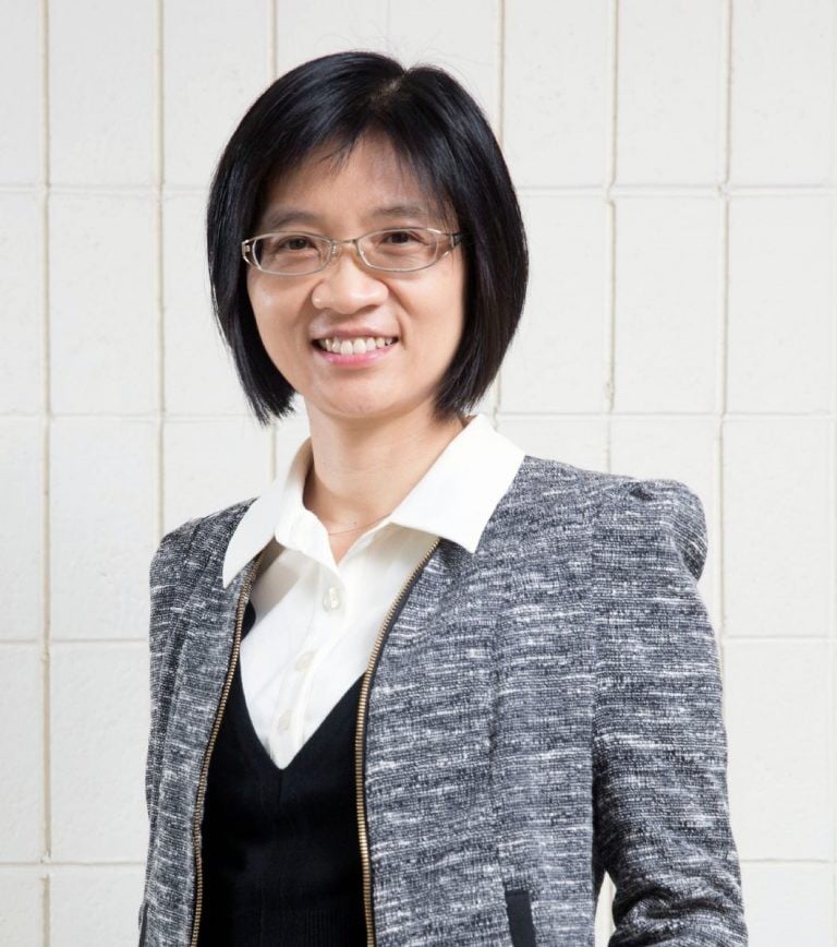 2025台灣傑出女科學家得主廖婉君，遭檢舉學術經歷造假，他從交大到留學美國南加大，再回到台大成為電機系首位女教授，經歷堪稱人生勝利組。翻攝台大電機系校友會網站