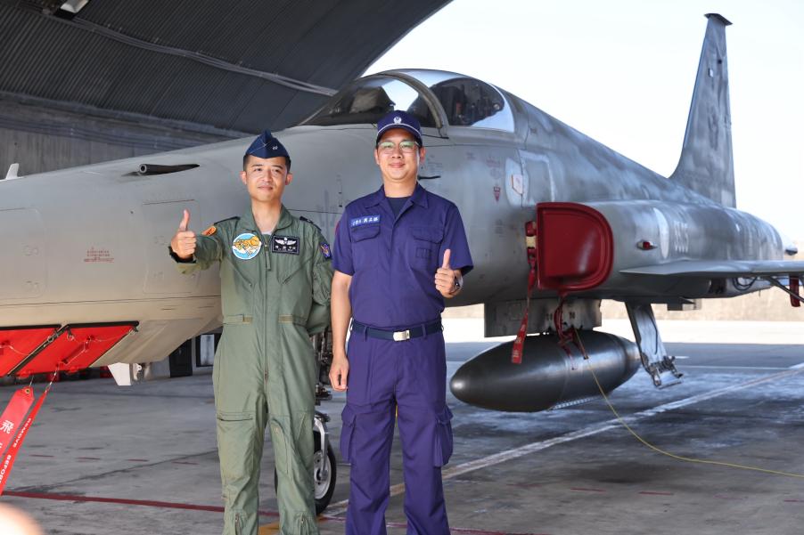 捍衛台海領空逾50年　F-5F／RF-5E型機除役前的最後巡禮