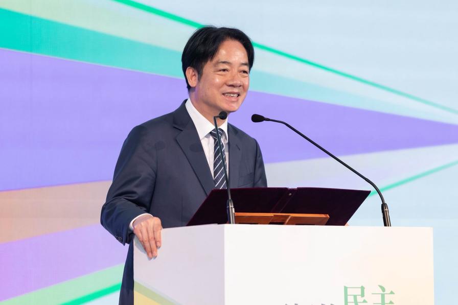 賴清德「軍人搭機升等」是德政？　黃暐瀚點出2大問題：加薪更實在！