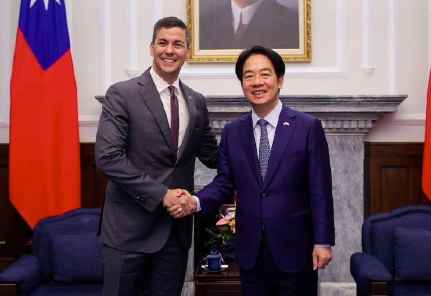 巴拉圭總統貝尼亞貼出他與賴清德總統的合照，並宣布賴清德總統將在30天內來訪。翻攝貝尼亞X