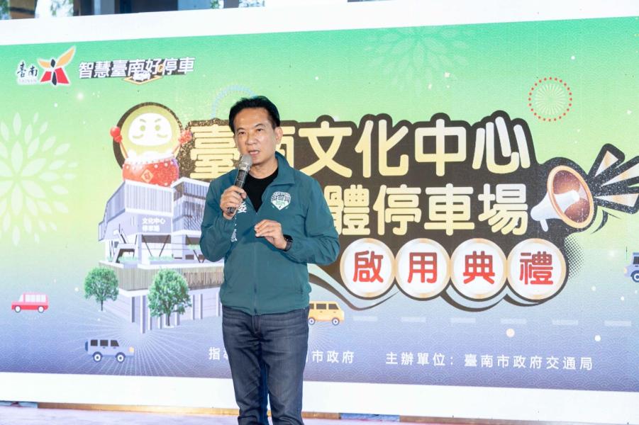 侯漢廷控競選提袋中國製　林俊憲認了：為何紅統屢提「台南另一位立委」