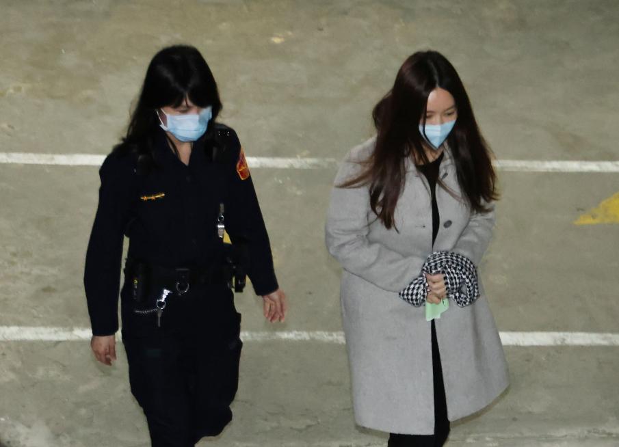 涉詐助理費及收賄案開庭　陳怡君認罪求交保遭法官打槍