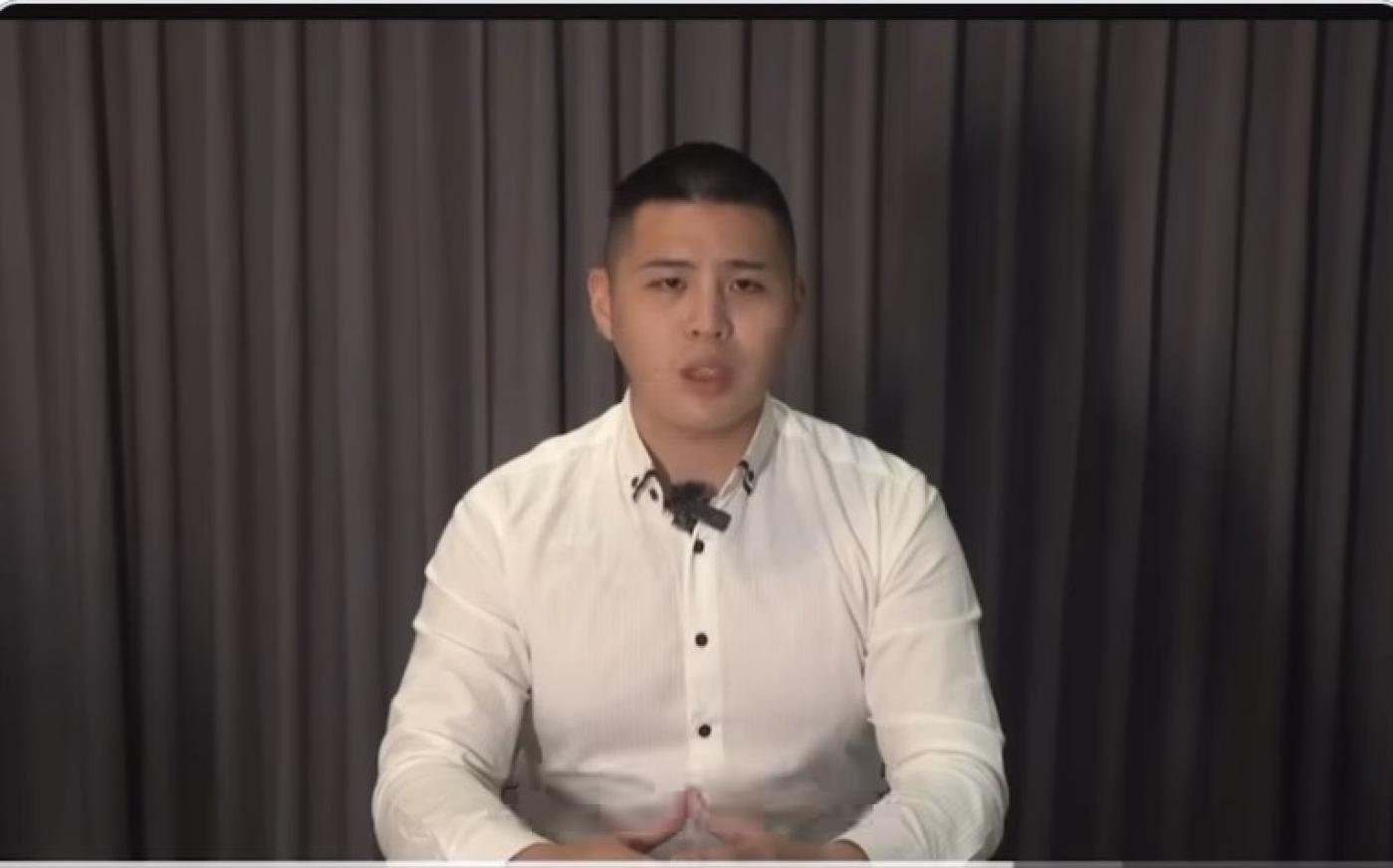 「閩南狼」陳柏源昨深夜貼出影片，指控原本的合作伙伴八炯在罷免過程中，試圖製造衝突，以納粹方式挑起民眾情緒。翻攝「閩南狼」陳柏源YT