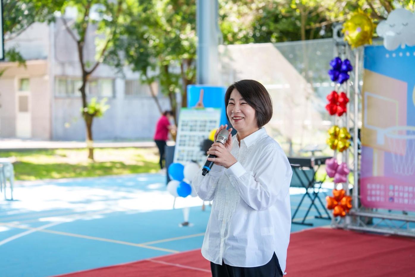 在內閣可能人事更動的時刻，周春米對屏東出身的經濟部長郭智輝開砲，郭智輝位置可能不保。翻攝周春米臉書
