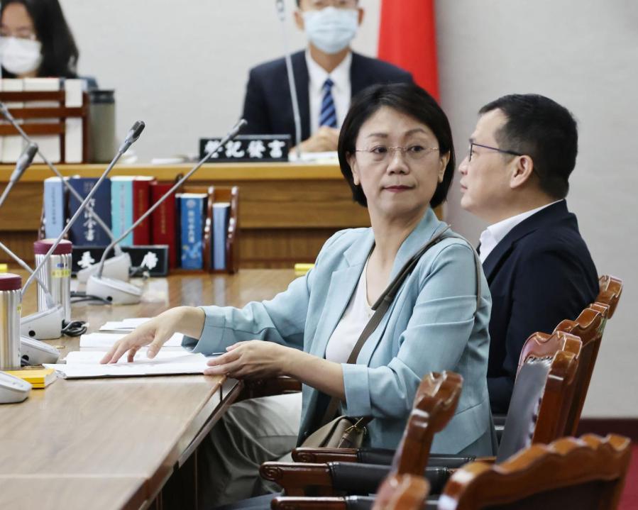 翁曉玲：退休軍公教年金修法「恢復正義」　吳思瑤批「藍白聯手挖空中央財政」