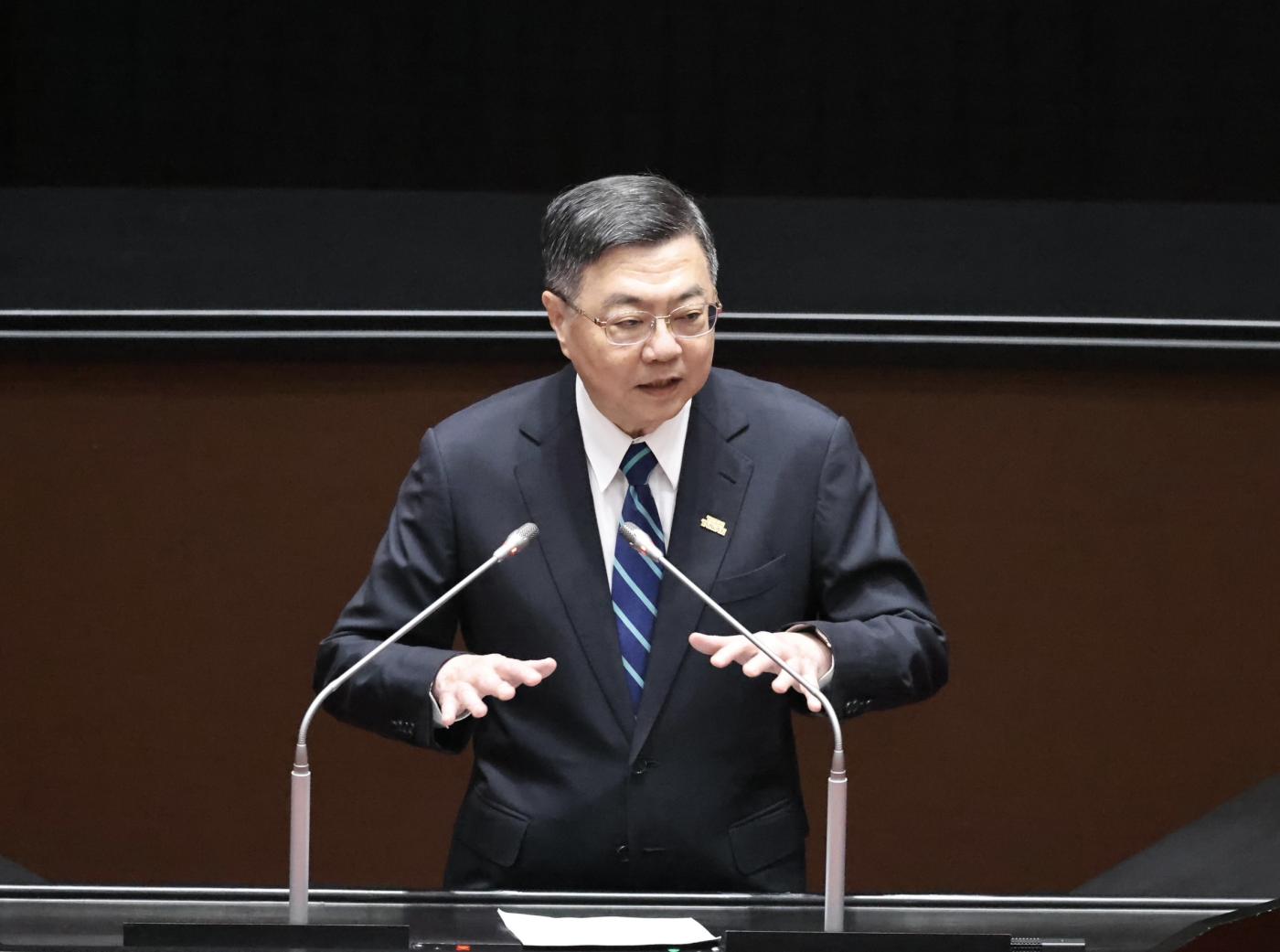 卓內閣是改組或全部下台還沒定論，蔣萬安就推舉童子賢組閣，卓榮泰今天說，包括中央政府財政收支結構、重大施政優先順序、調整行政、立法兩院互動關係與重要內閣人事，這是政府要檢討的部分。林啟弘攝