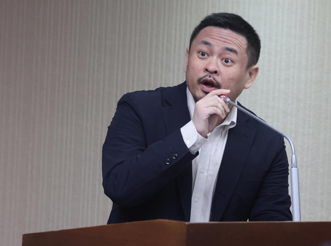 就業安定基金是勞動部的大金庫，洪申翰表示，會針對審計部指出的缺失加以改進，其中就包括委外拍攝廣告短片部分。中央社