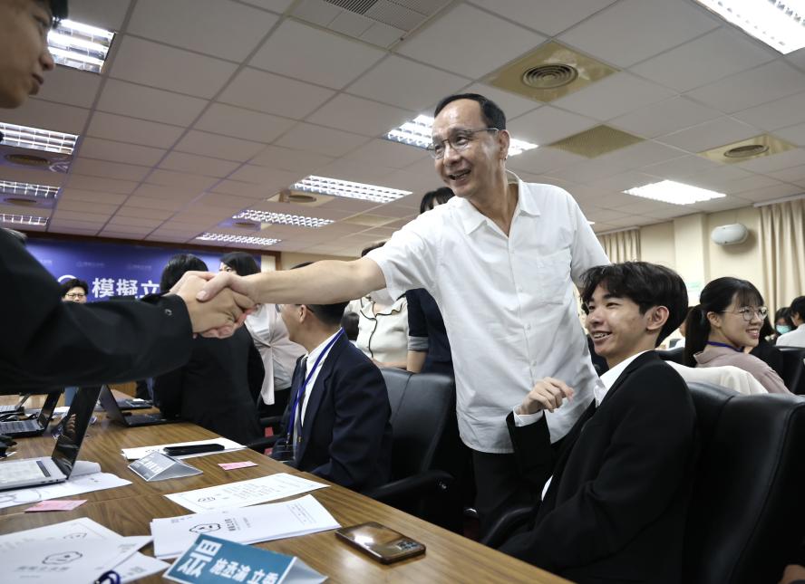 酸民進黨文宣「像以前的國民黨」　朱立倫：執政久了開始老化