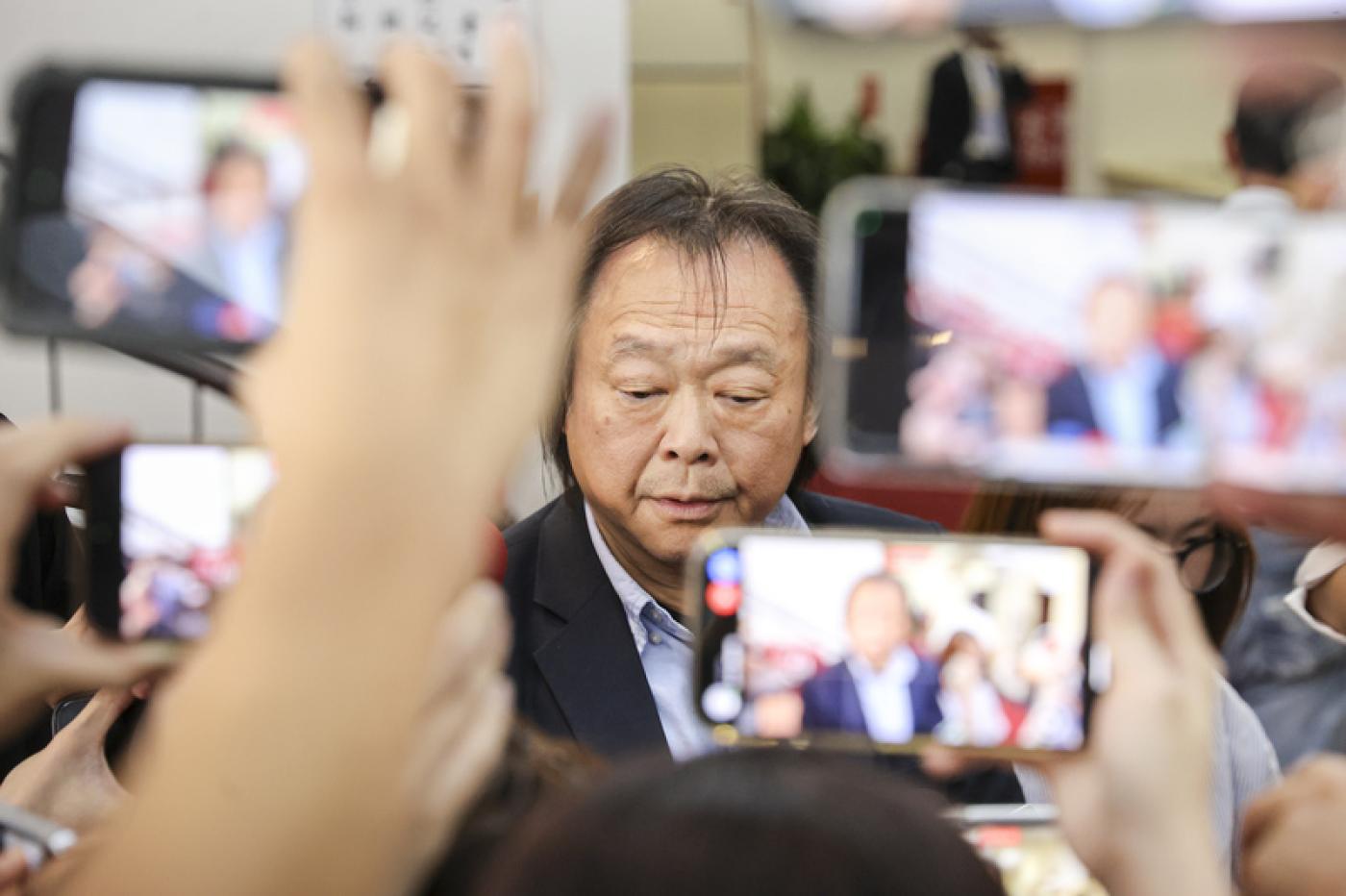 立法院29日進行第11屆第3會期第27次會議，民進黨立委王世堅（圖）在議場受訪。中央社