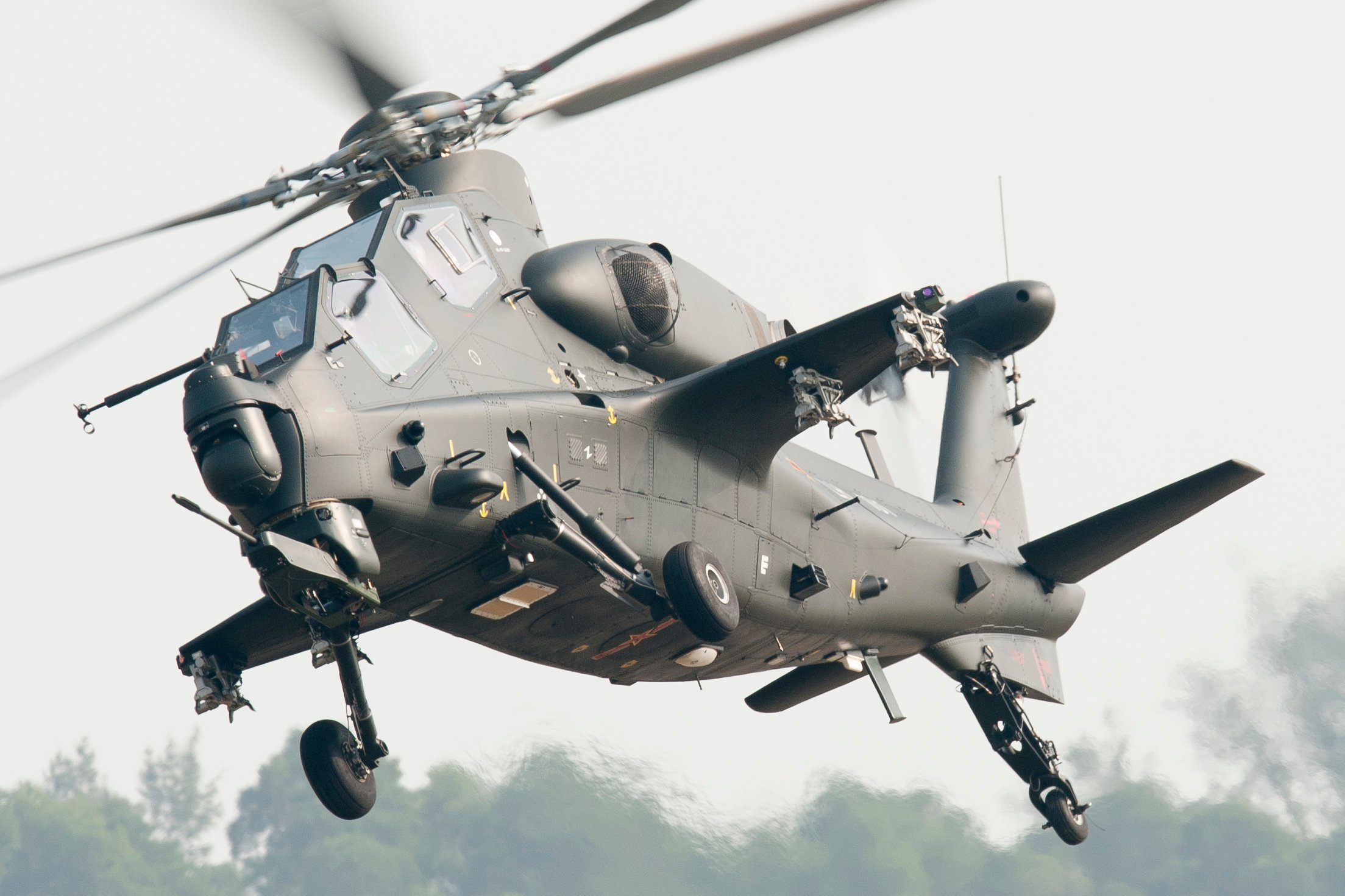 中共陸軍武直十攻擊直升機在海峽中線空域全程通信靜默監控外籍軍艦。武直十資料照片