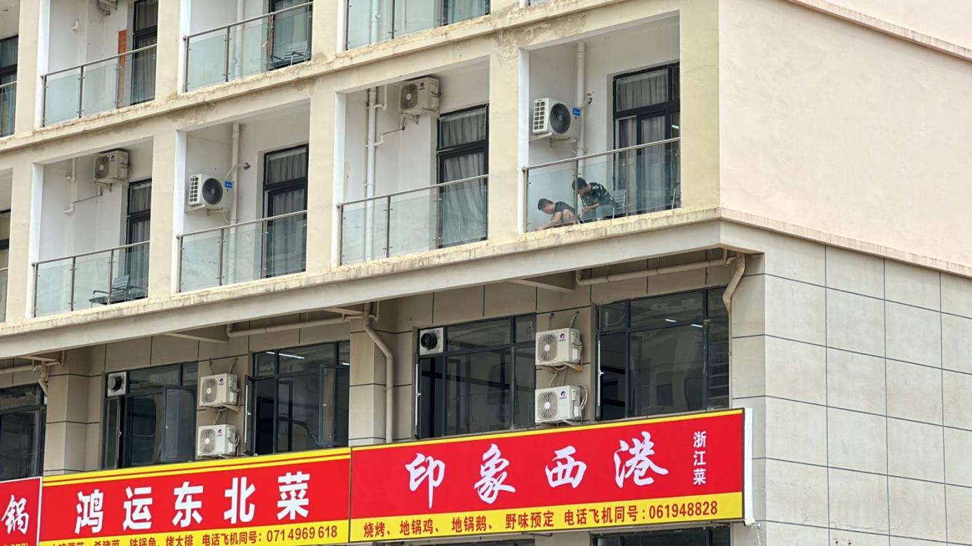 中國的跨境詐騙集團遭美國財政部鎖定，列入制裁名單。圖為東南亞詐騙園區宿舍外觀。資料照片