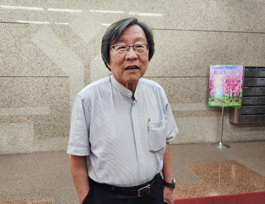 民進黨選對會首次會議！邱義仁微笑現身　確認縣市長提名分3類
