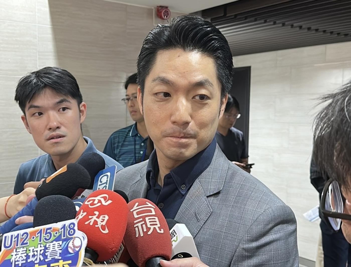 2025台北上海城市論壇輪到上海方舉辦，蔣萬安（中）12日表示，市府已送件給中央審查。中央社