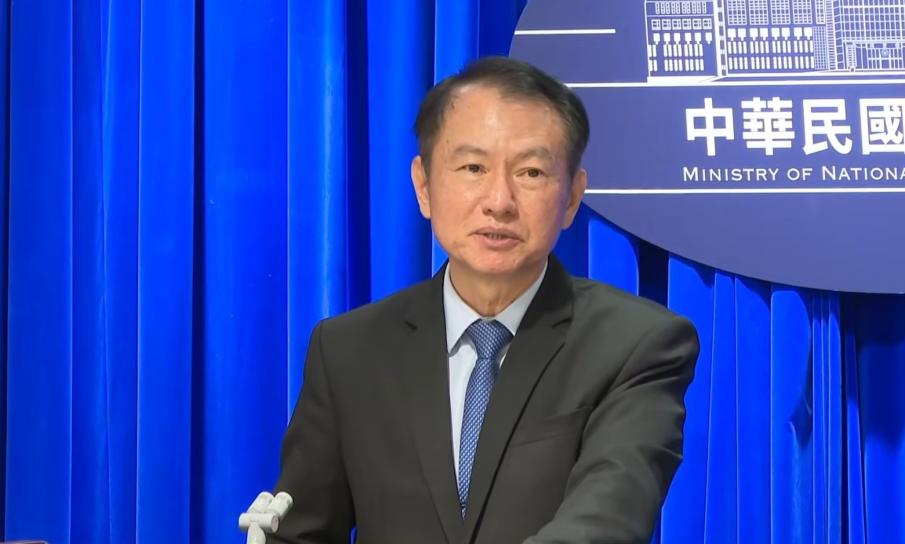 國防部公布新版《全民國防手冊》　納入「全社會防衛韌性」理念　卻刪除敵我識別章節