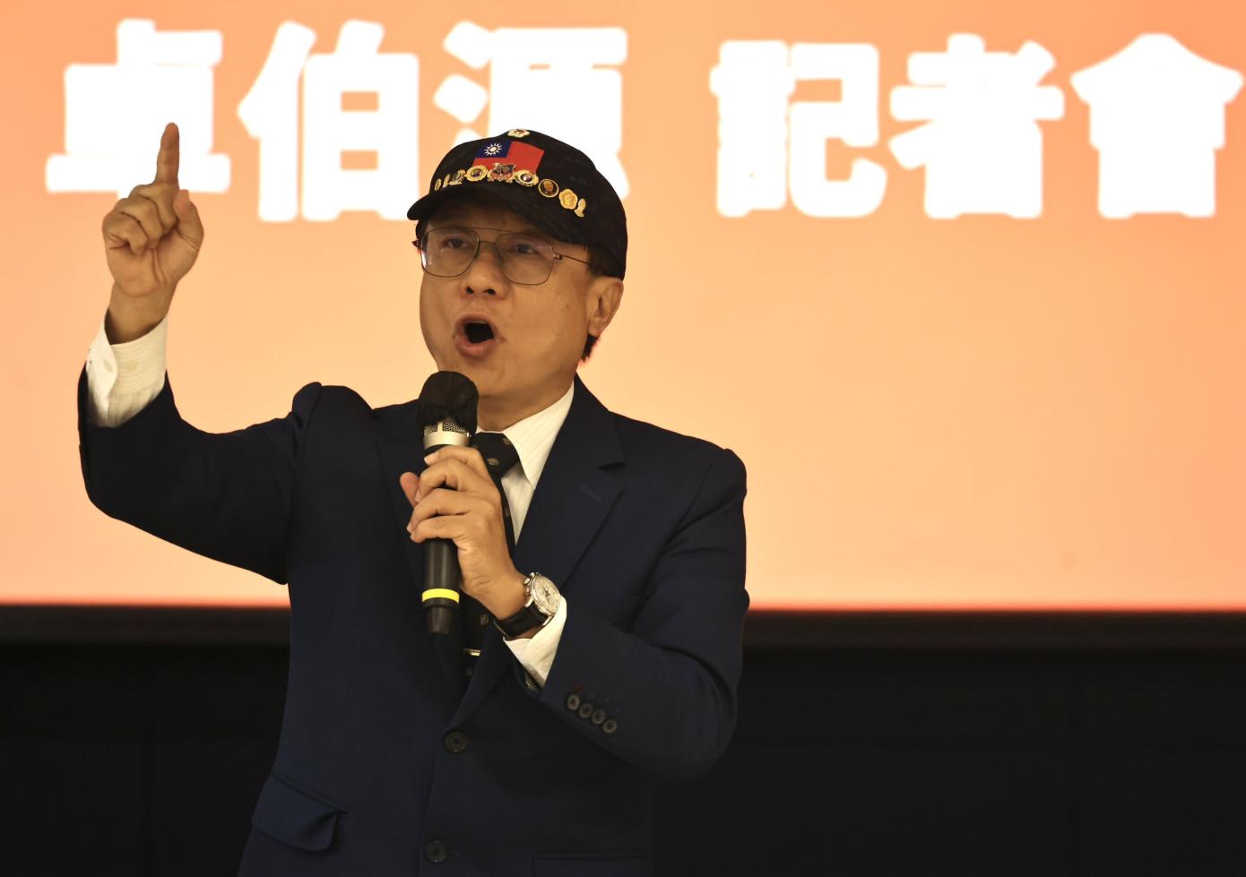 被擋在辯論會前不得參加，卓伯源還怒氣未消，今召開記者會續罵電視台不公。林啟弘攝