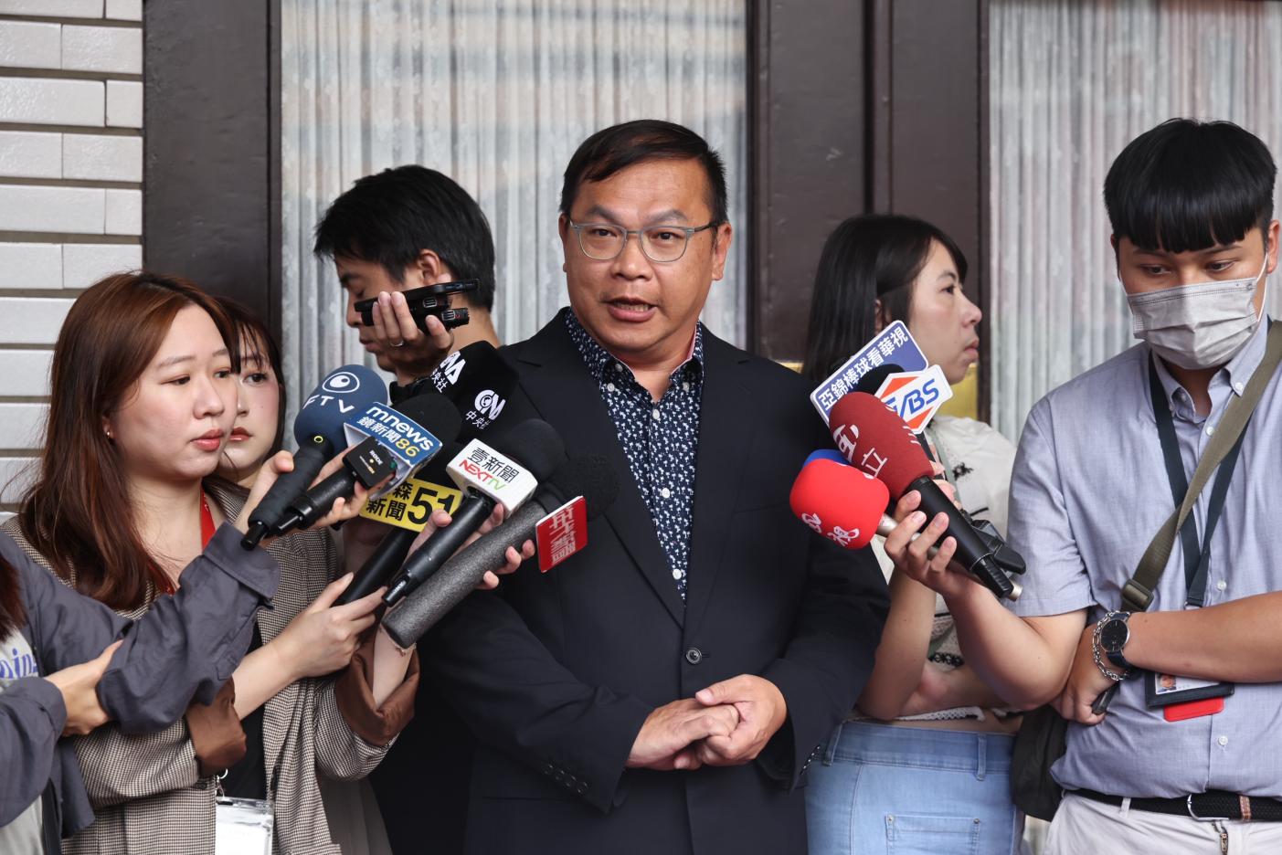 王義川23日爆料，跟拍他的狗仔與黃國昌前助理同名同姓。資料照片／林啟弘攝
