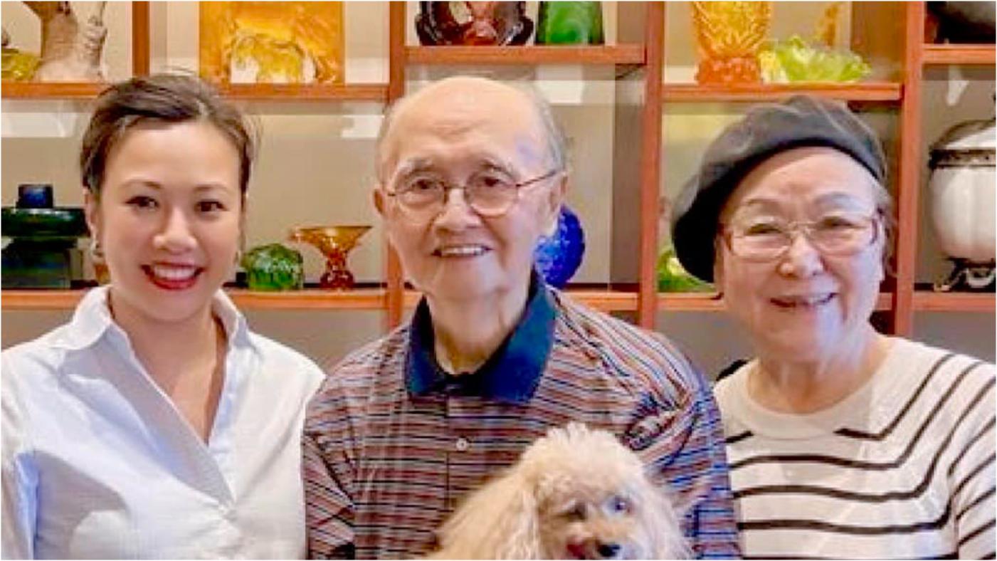 民眾黨前立委吳欣盈（左）2023年9月曾親自拜訪程建人（中）夫妻。翻攝吳欣盈臉書