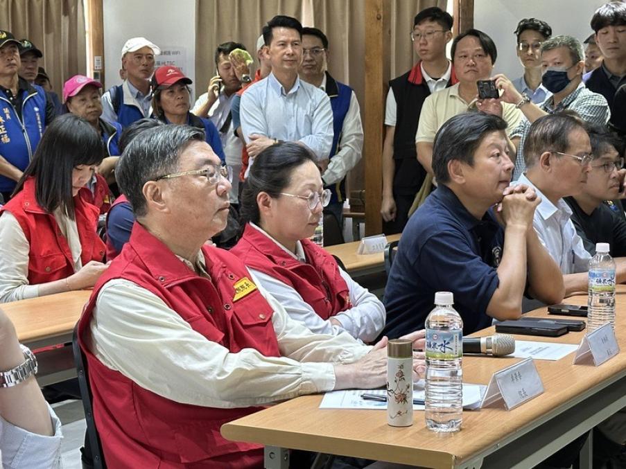 卓揆與傅崐萁、徐榛蔚休戰 比照921地震罹難者慰問金100萬