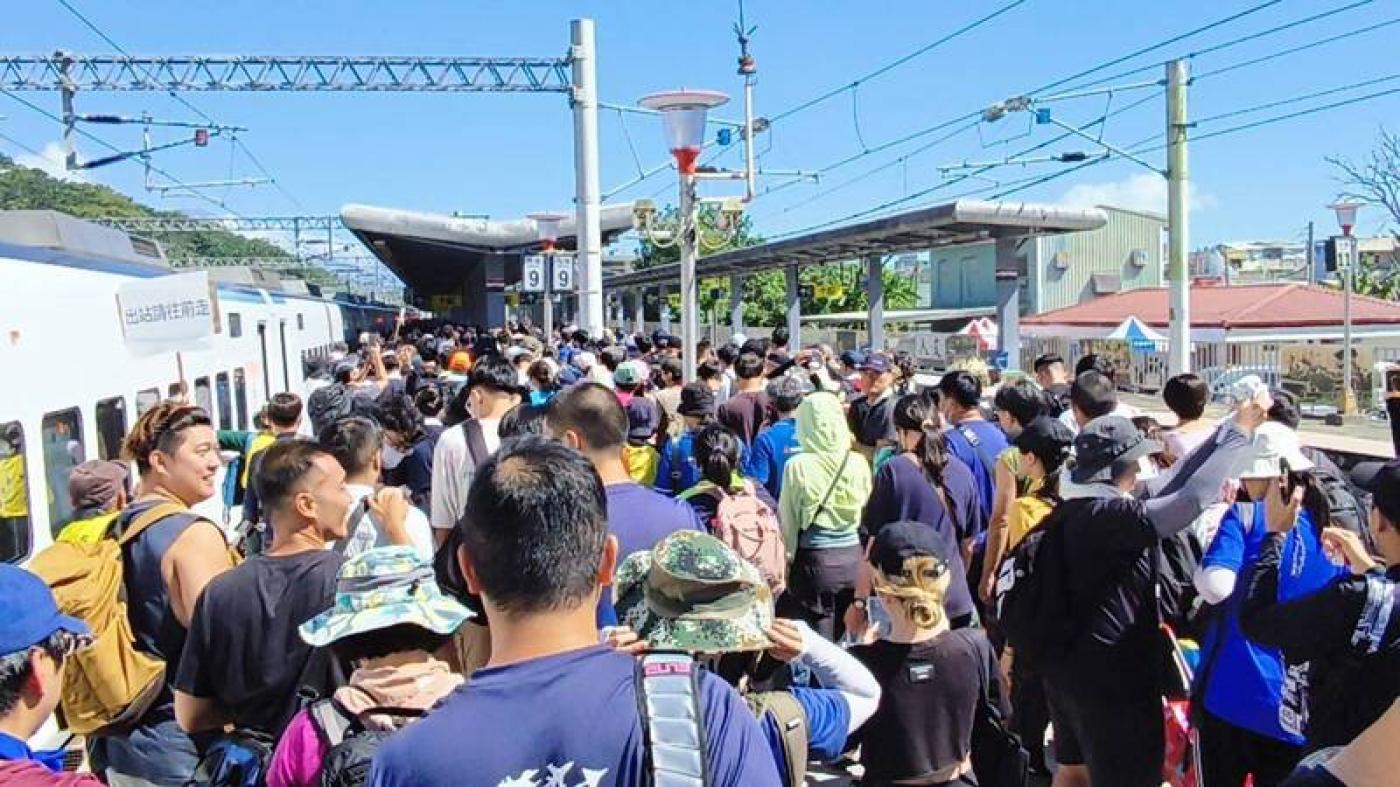 台鐵花蓮光復車站在教師節連續假期前2天，每天進站人數都超過3萬人次，比居民還多2倍。中央社