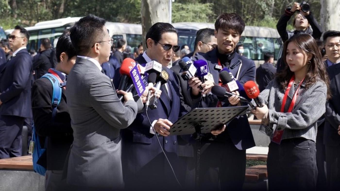 馬英九在結束孫中山紀念館的行程後發表公開講話，並接受聯訪。中央社