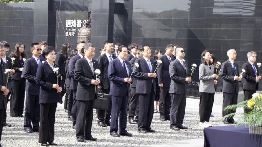 參觀南京大屠殺紀念館　馬英九哽咽：兩岸都應該避戰、謀和