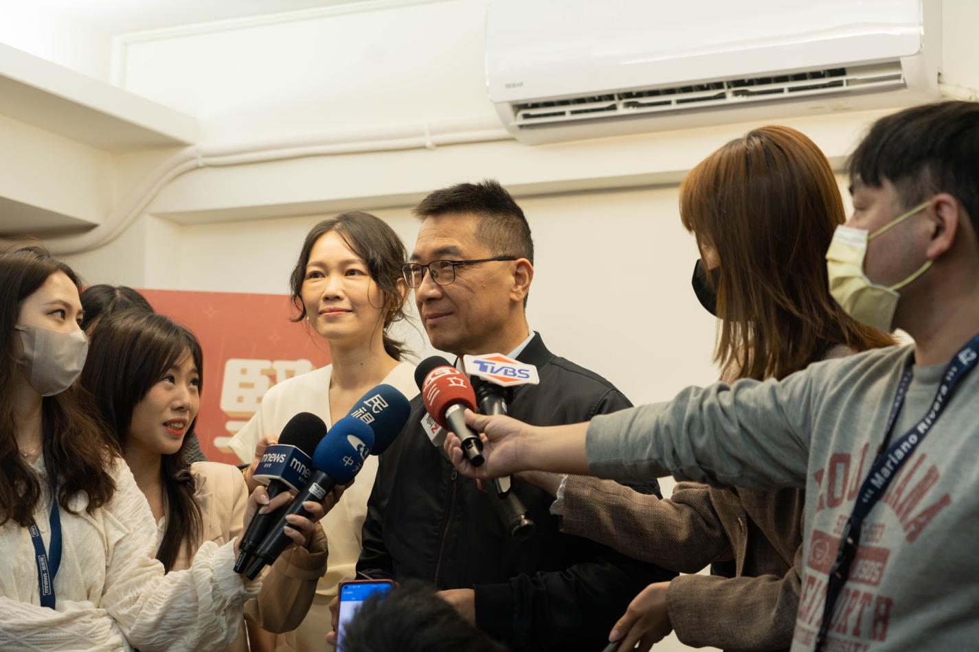內政部前部長徐國勇(右3)今出席台灣基進活動，表態支持吳欣岱，不評論高嘉瑜。台灣基進提供