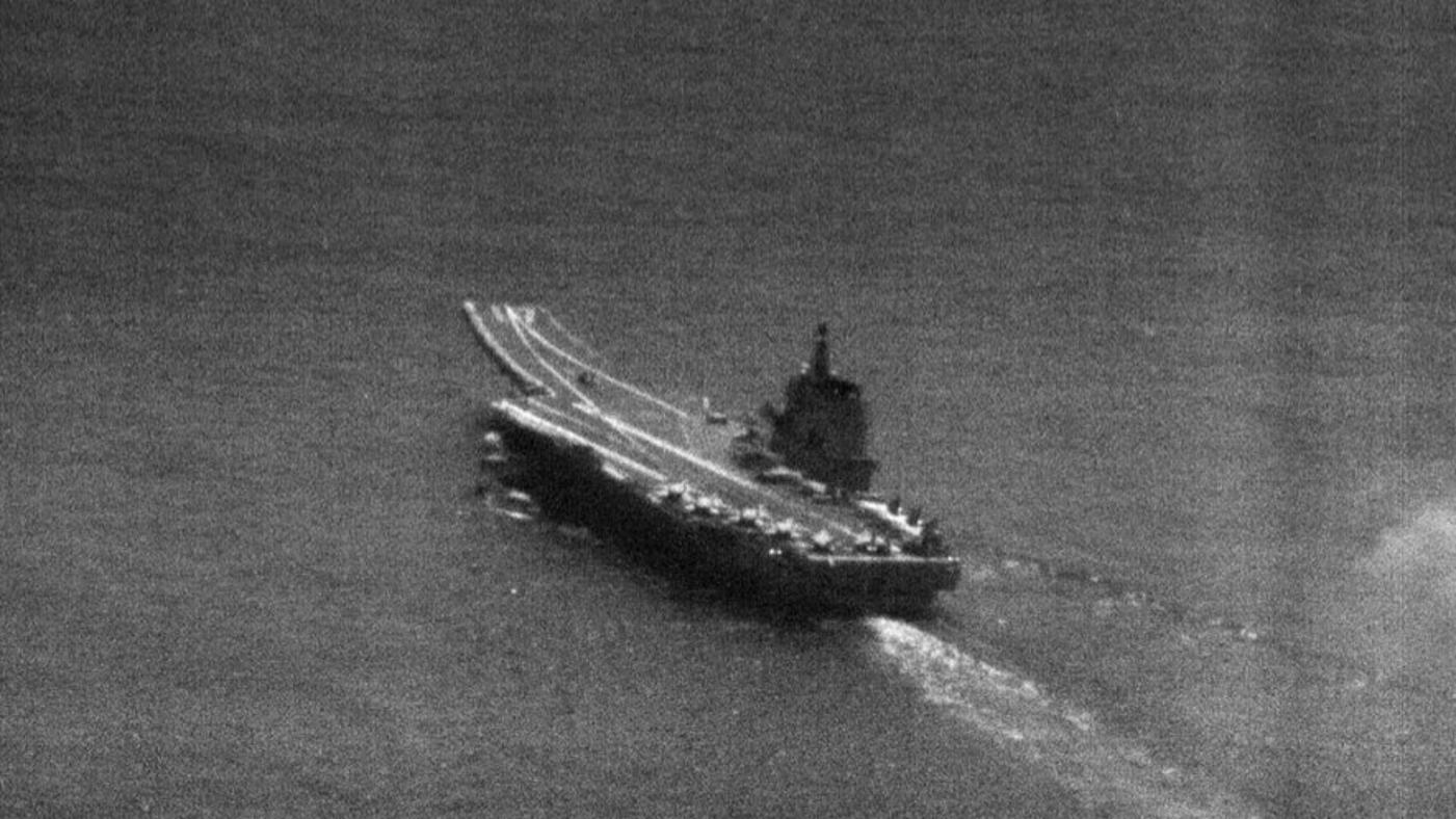 國防部24日公布中共航母山東號的空拍照。國防部提供