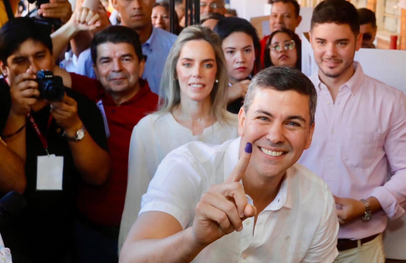 巴拉圭大選初步計票結果，巴拉圭紅黨候選人潘尼亞當選。翻攝Santiago Peña臉書