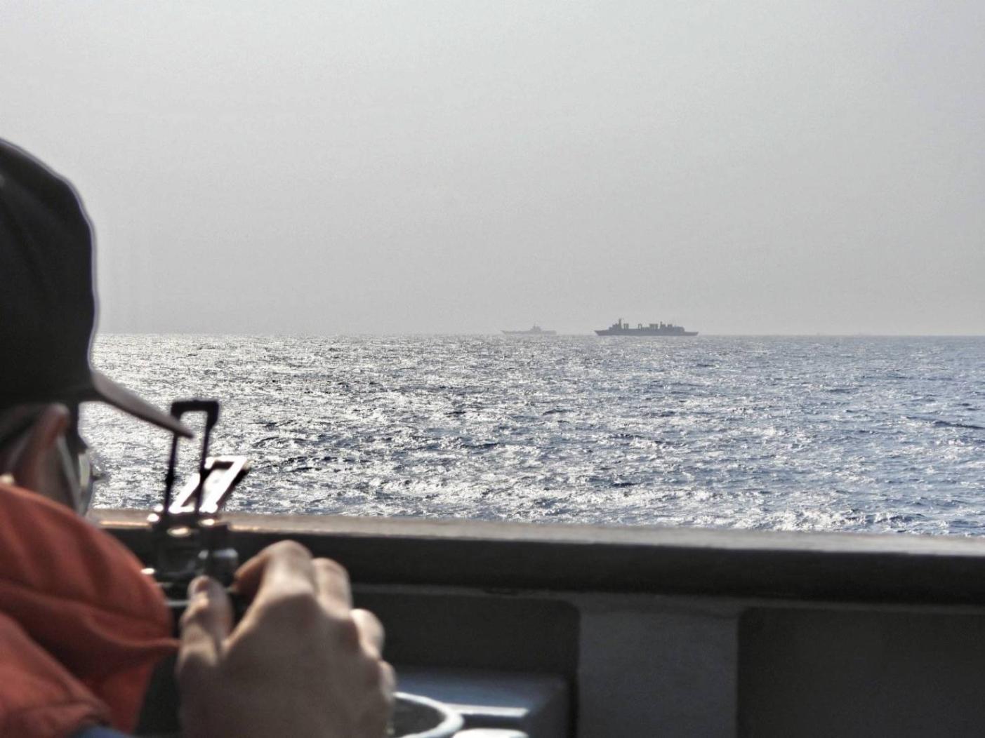 國防部在山東艦今年4月通過巴士海峽時，立即展開監控，隨後釋出監控照（圖）供媒體引用。國防部提供