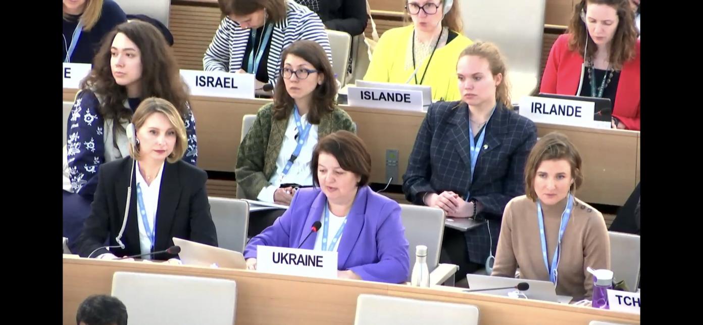 烏克蘭駐日內瓦的聯合國機構代表菲利潘科（前排中）。翻攝twitter.com/UKRinUNOG