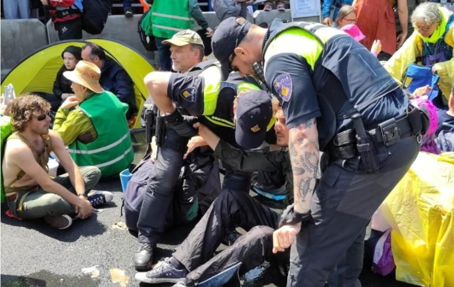 荷蘭環保抗議衝突1500多人被捕　包括演員卡莉絲范荷登