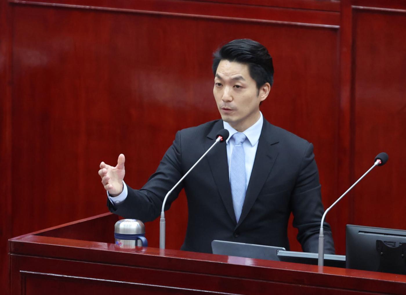 台北市長蔣萬安７日表示，已要求民進黨中央6月5日前回覆性騷擾案。中央社