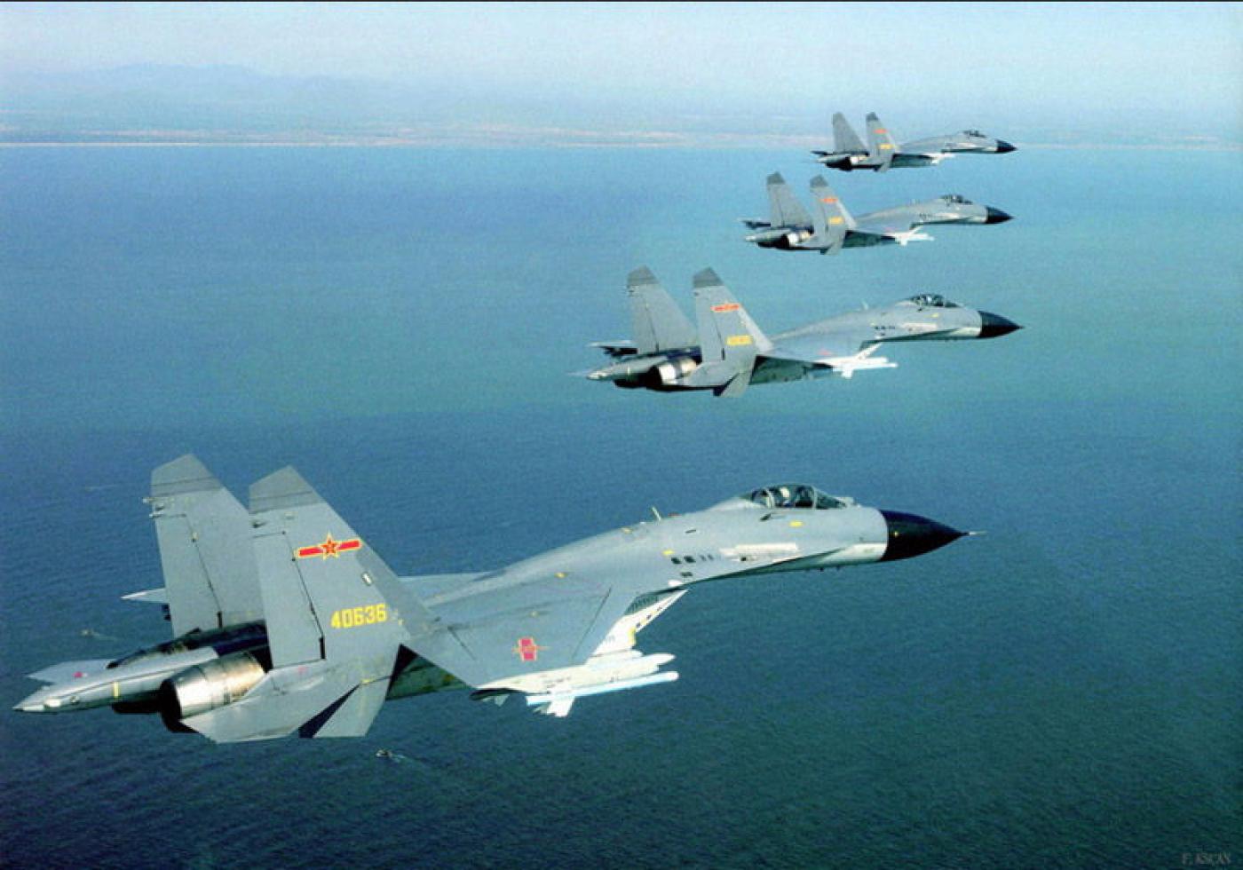 中共多批次軍機今執行遠海長航訓練，圖為殲-11。資料照片