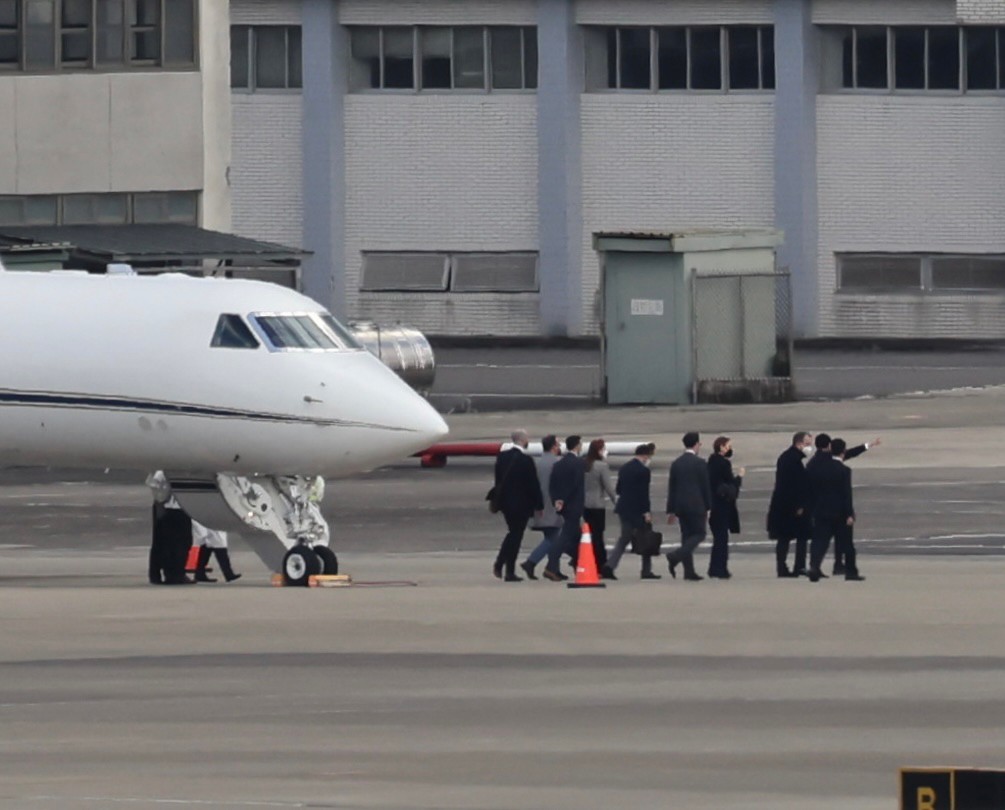 美國代表團今天下午搭機抵達松山機場。林啟弘攝