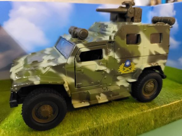 中國所製造的「偵搜裝甲戰鬥車」模型上，還特別將陸軍司令部部徽放在顯眼處。王烱華攝