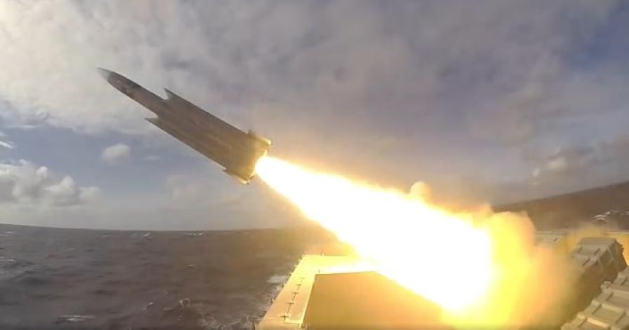 海巡署安平艦今成功發射雄二飛彈　命中百餘公里外靶船