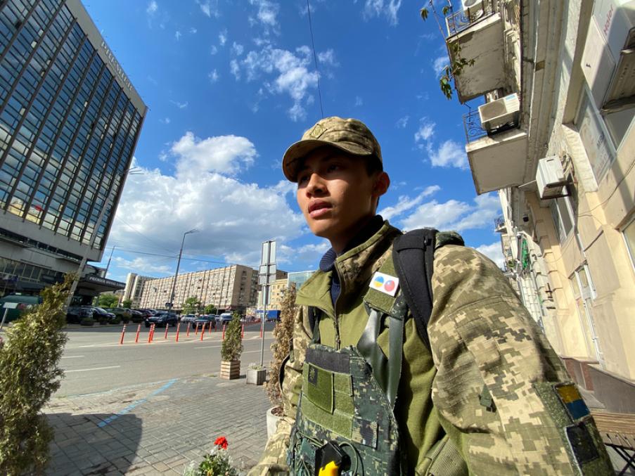 台灣青年烏克蘭支援作戰　姚冠均：助人而後人助