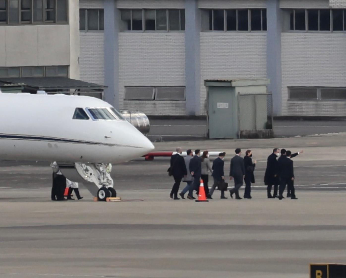 美國代表團今天下午搭機抵達松山機場。林啟弘攝